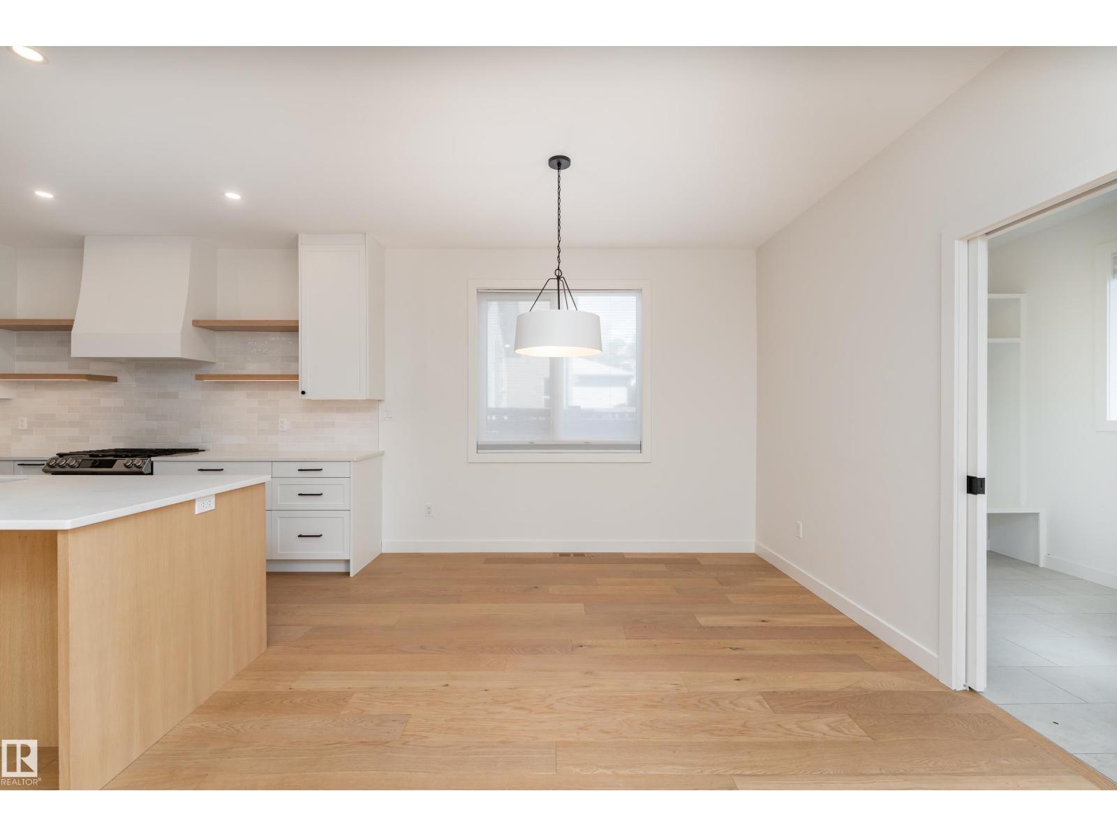 9137 84 AV NW NW — photo 19