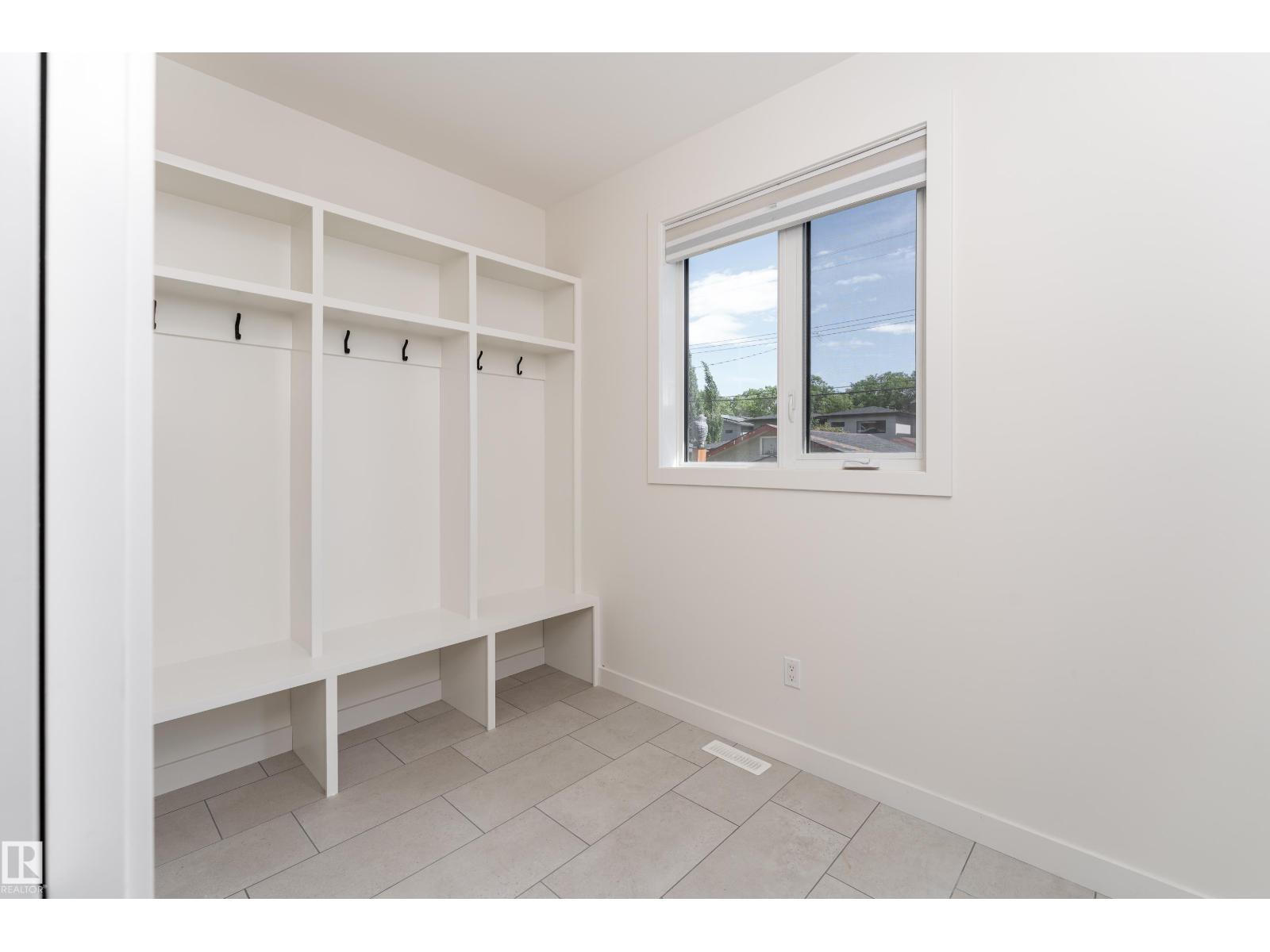 9137 84 AV NW NW — photo 21