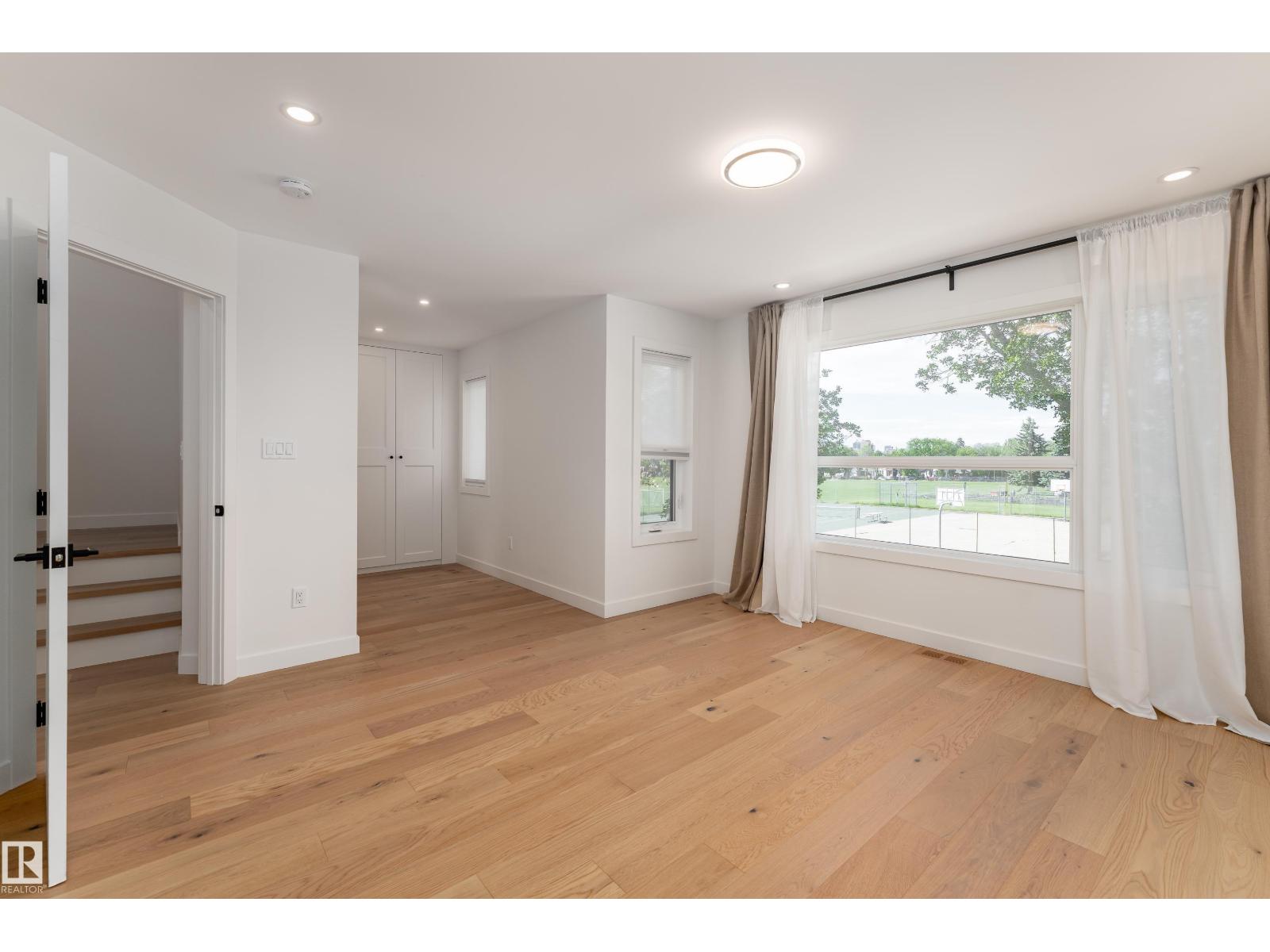 9137 84 AV NW NW — photo 22