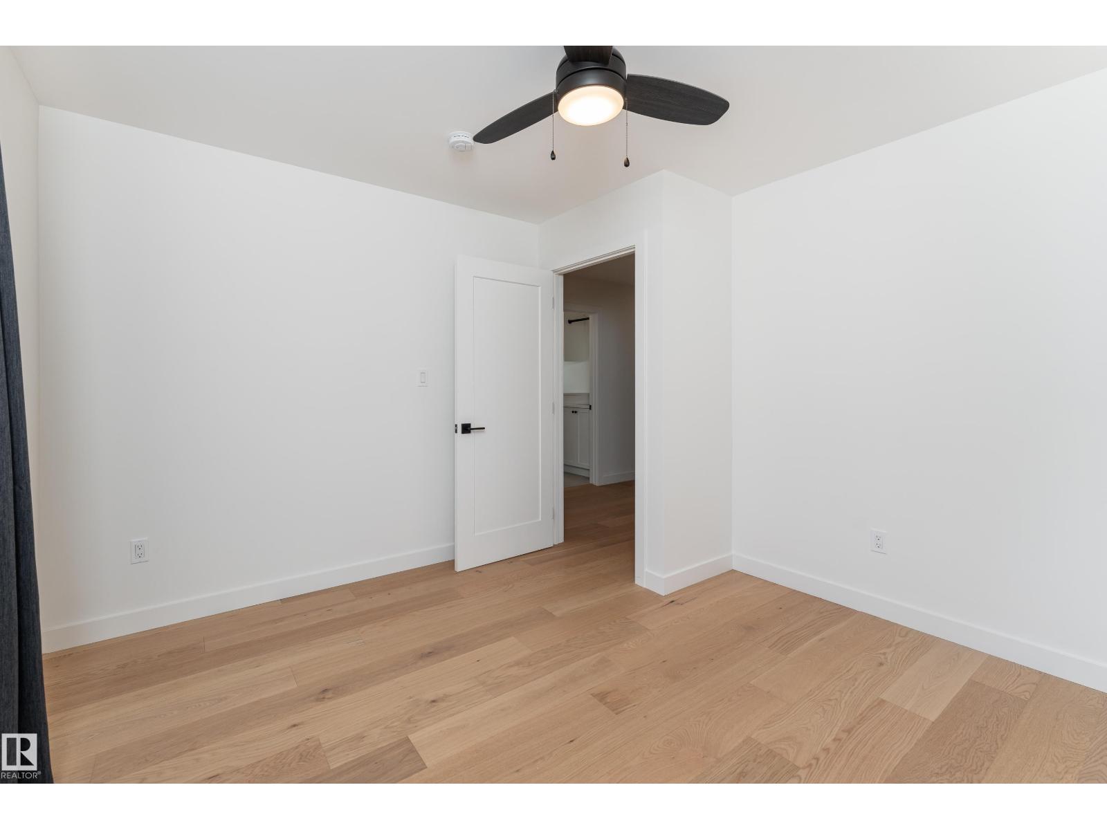 9137 84 AV NW NW — photo 36