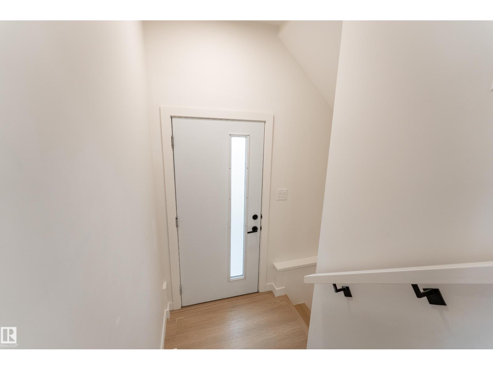 9137 84 AV NW NW — photo 45