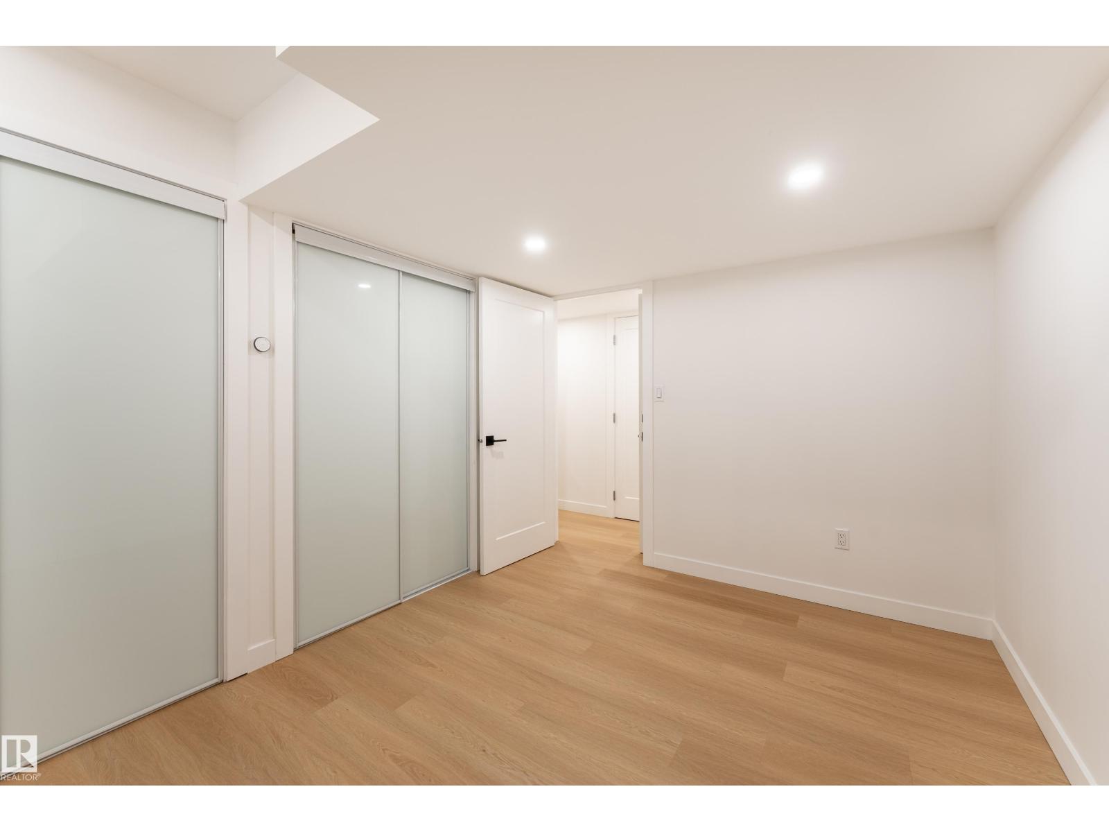 9137 84 AV NW NW — photo 51