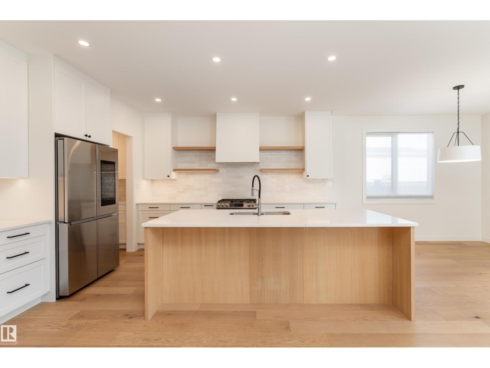 9137 84 AV NW NW — photo 9