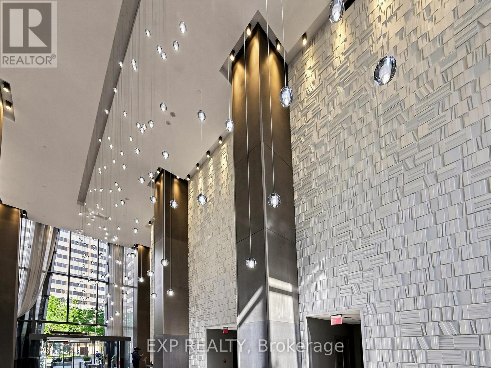 ##1009 65 ST MARY STREET - 18