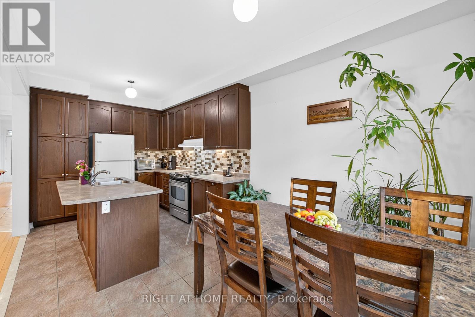 147 BETONY DRIVE - 14