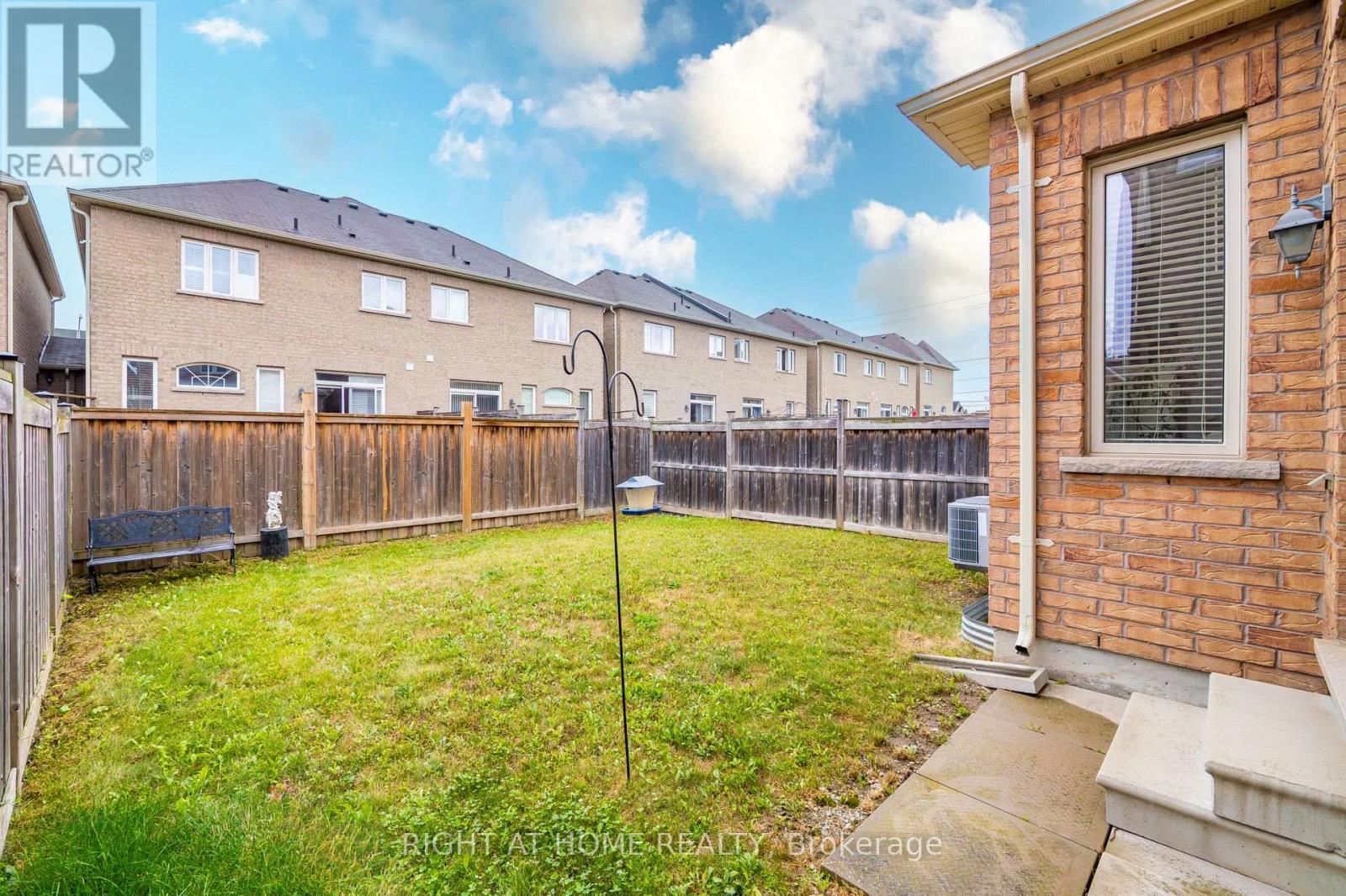 147 BETONY DRIVE - 28