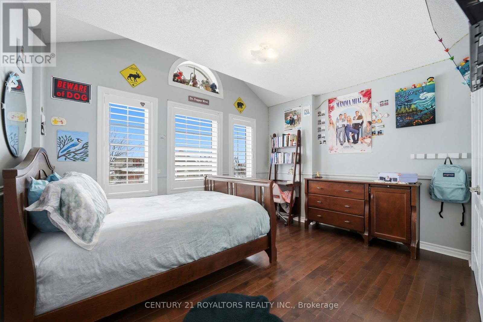 74 LATIMER AVENUE - 33