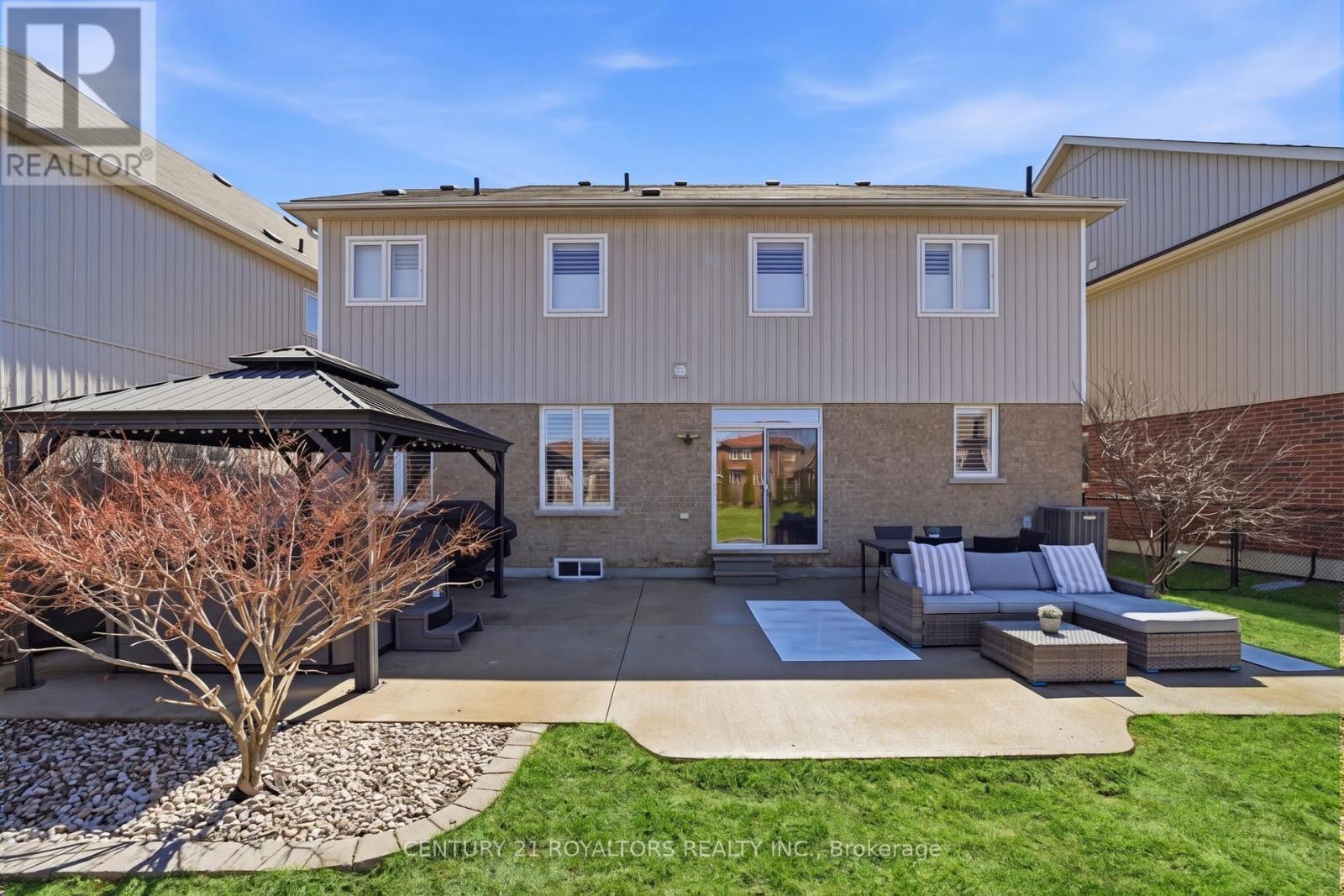 74 LATIMER AVENUE - 40