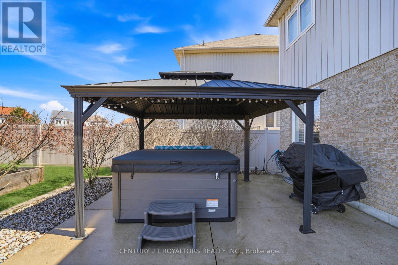 74 LATIMER AVENUE - 41