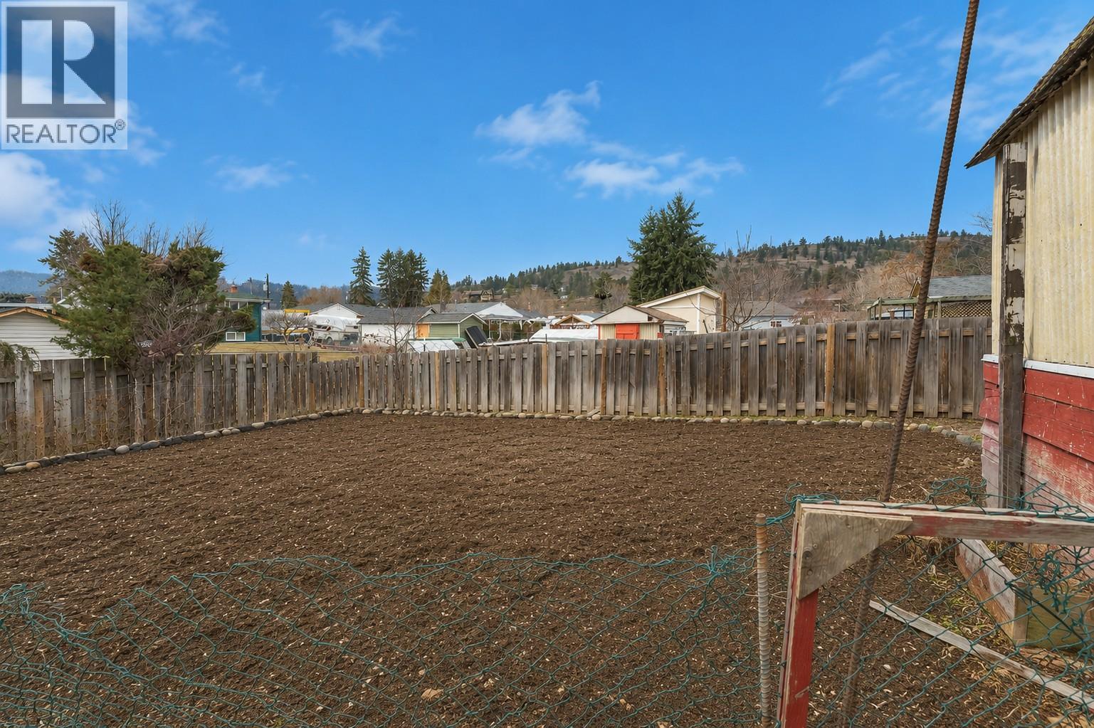 10919 Acland Street, Summerland