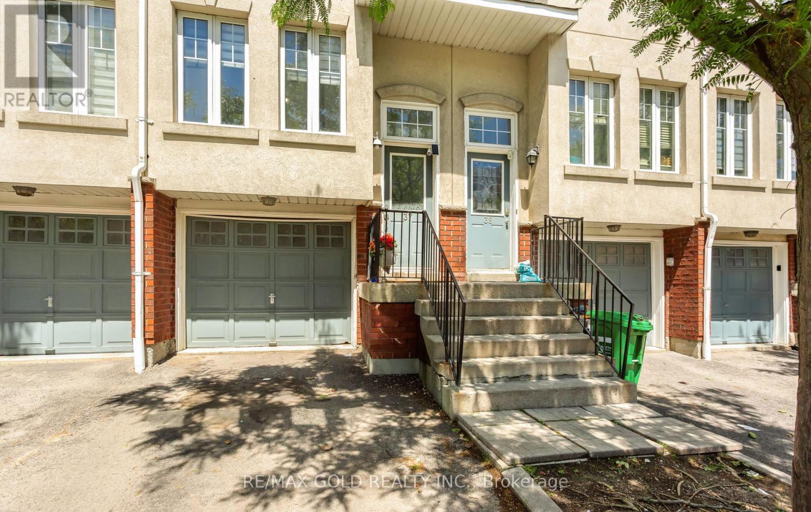 #37 800 DUNDAS STREET W - 4