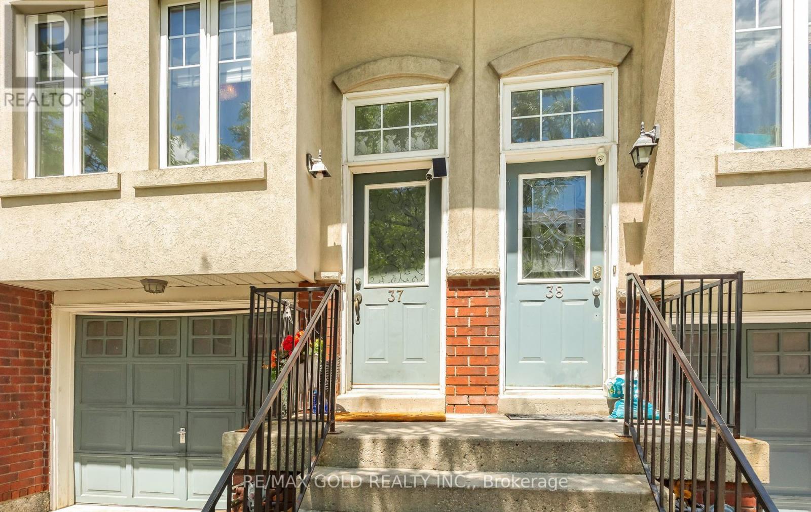 #37 800 DUNDAS STREET W - 5