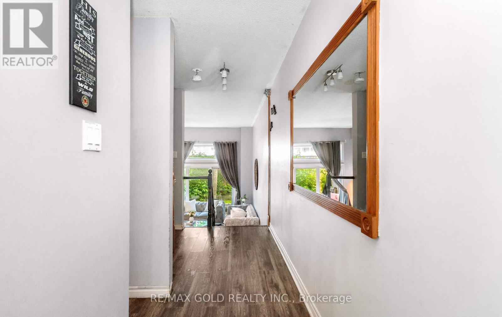 #37 800 DUNDAS STREET W - 7