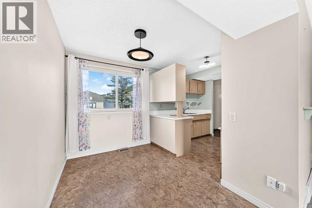 222, 406 Blackthorn Road NE — photo 11