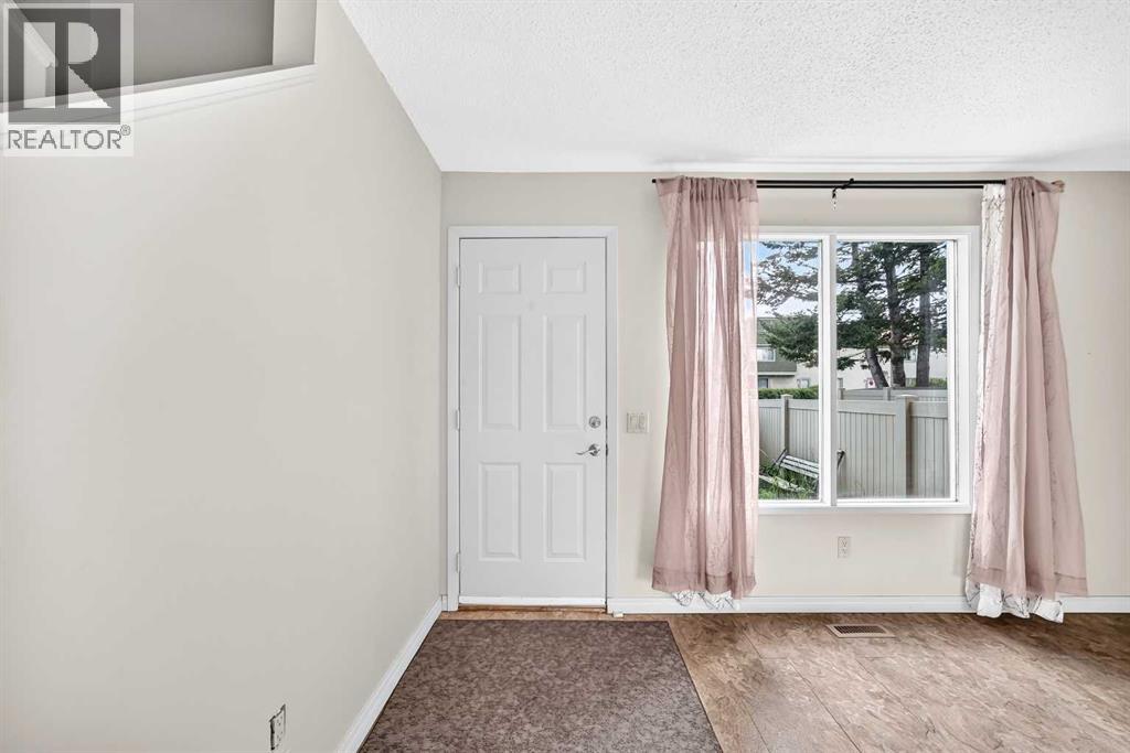 222, 406 Blackthorn Road NE — photo 16
