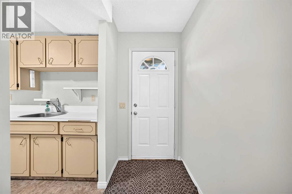 222, 406 Blackthorn Road NE - photo 5