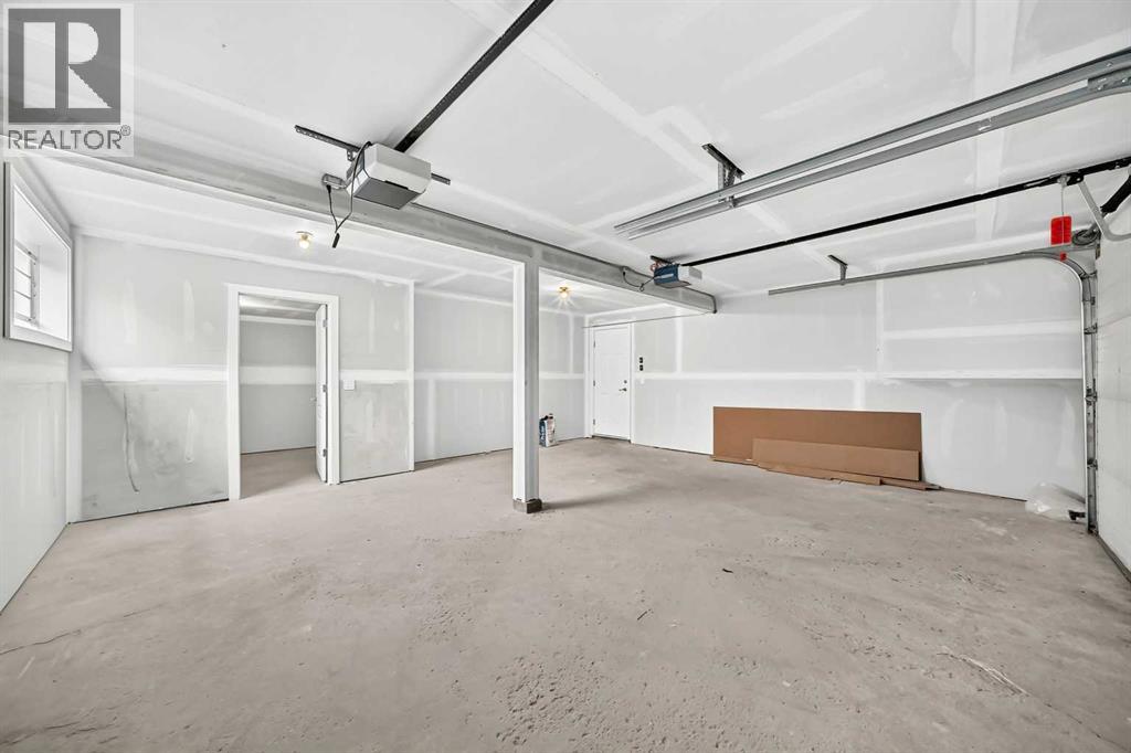 4016 37 Street NW - 24