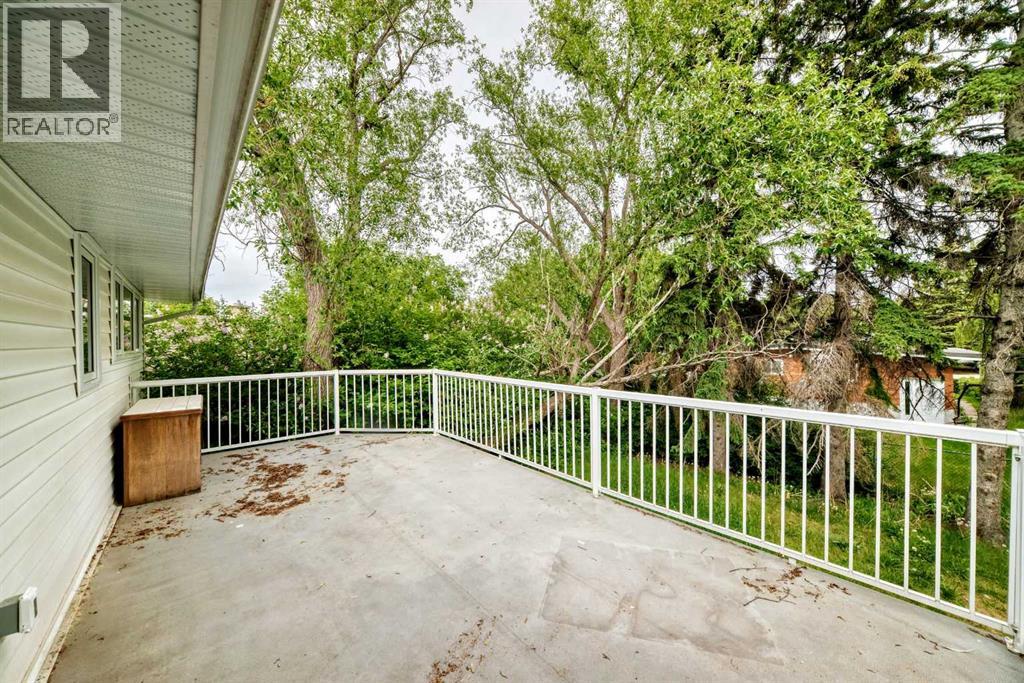 4016 37 Street NW - 25