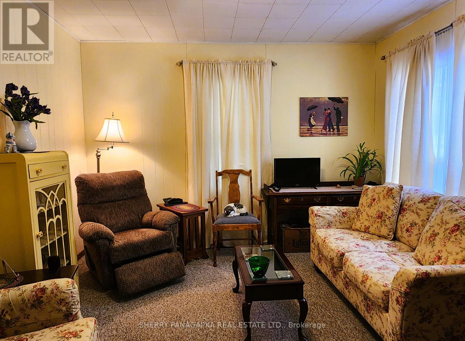 661 GOVERNMENT ROAD W - 5