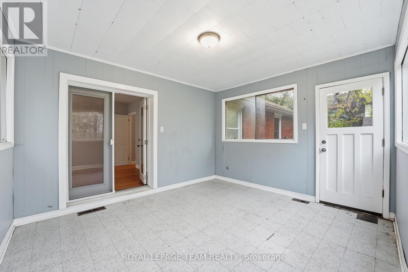 49 CROWNHILL STREET - 16