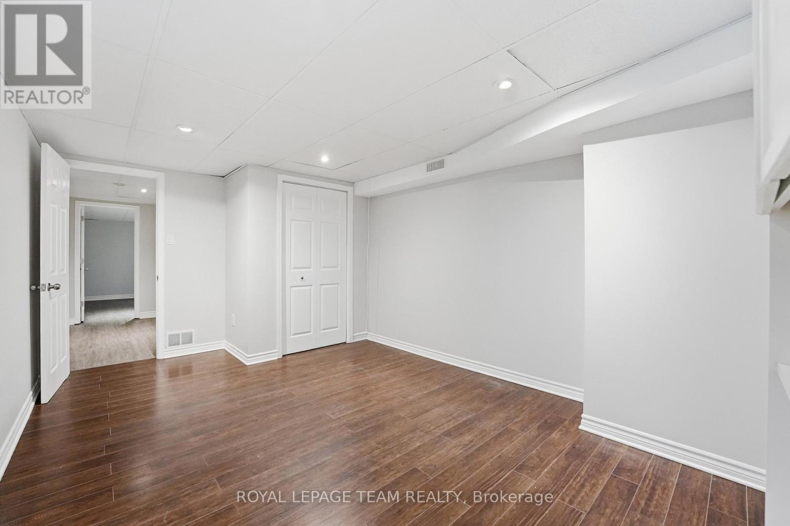 49 CROWNHILL STREET - 25