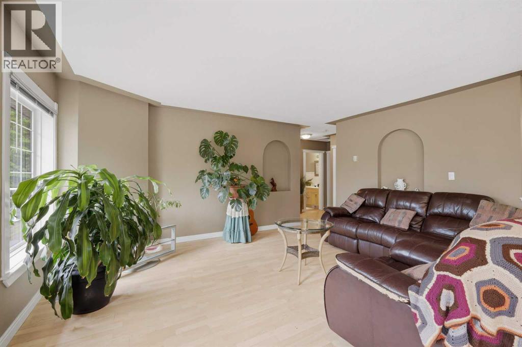 37 Parkland Crescent - 4