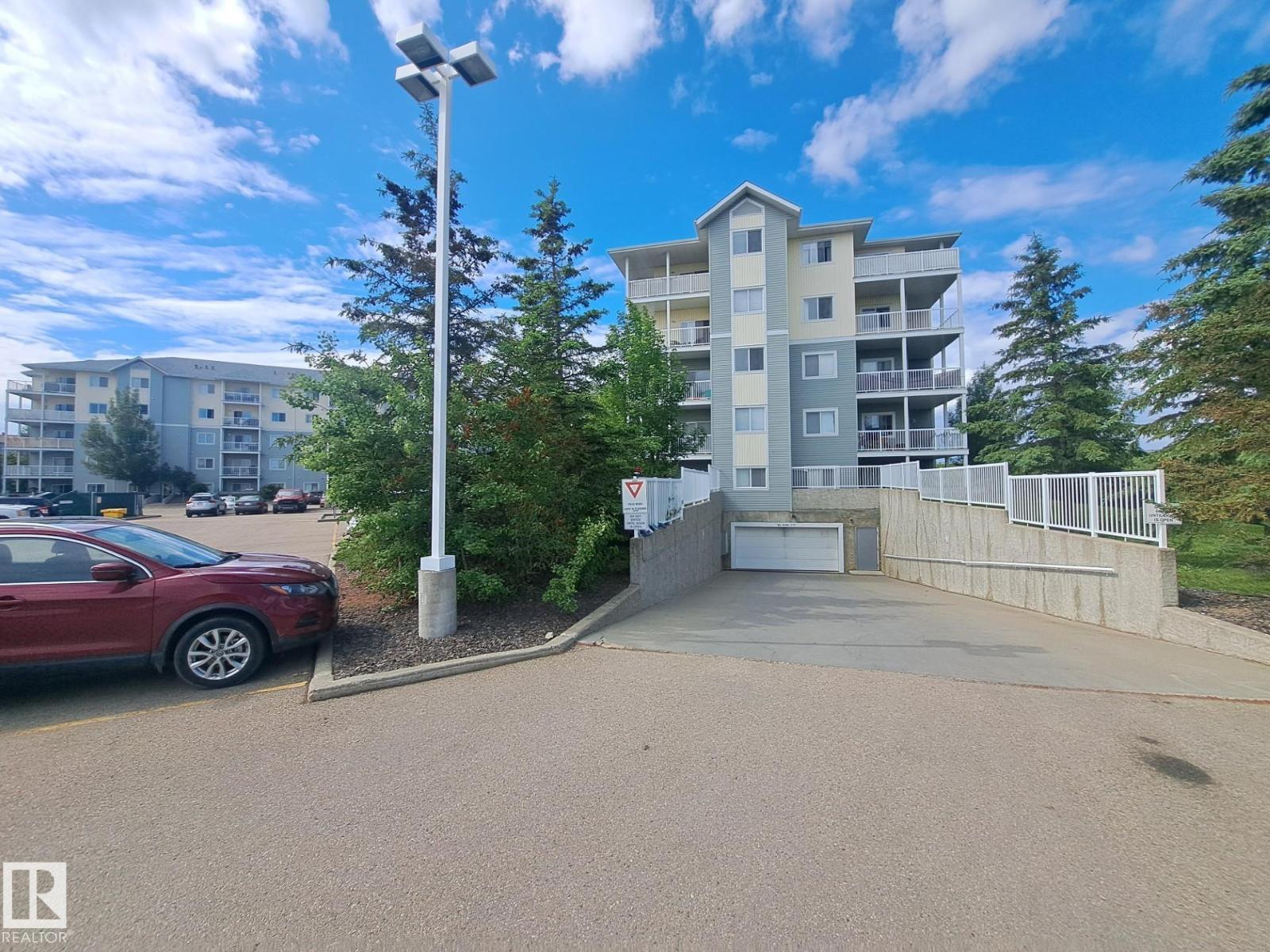 #205 9910 107 ST - 35
