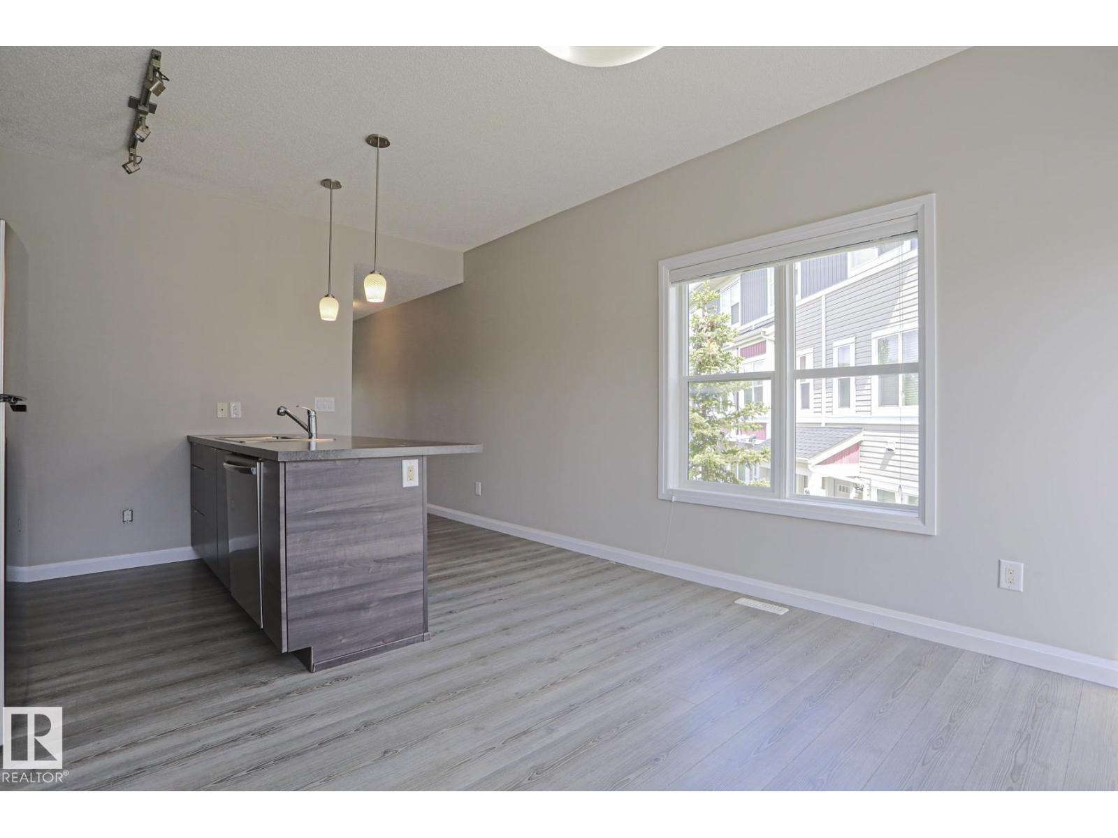 #33 3710 ALLAN DR SW - 19
