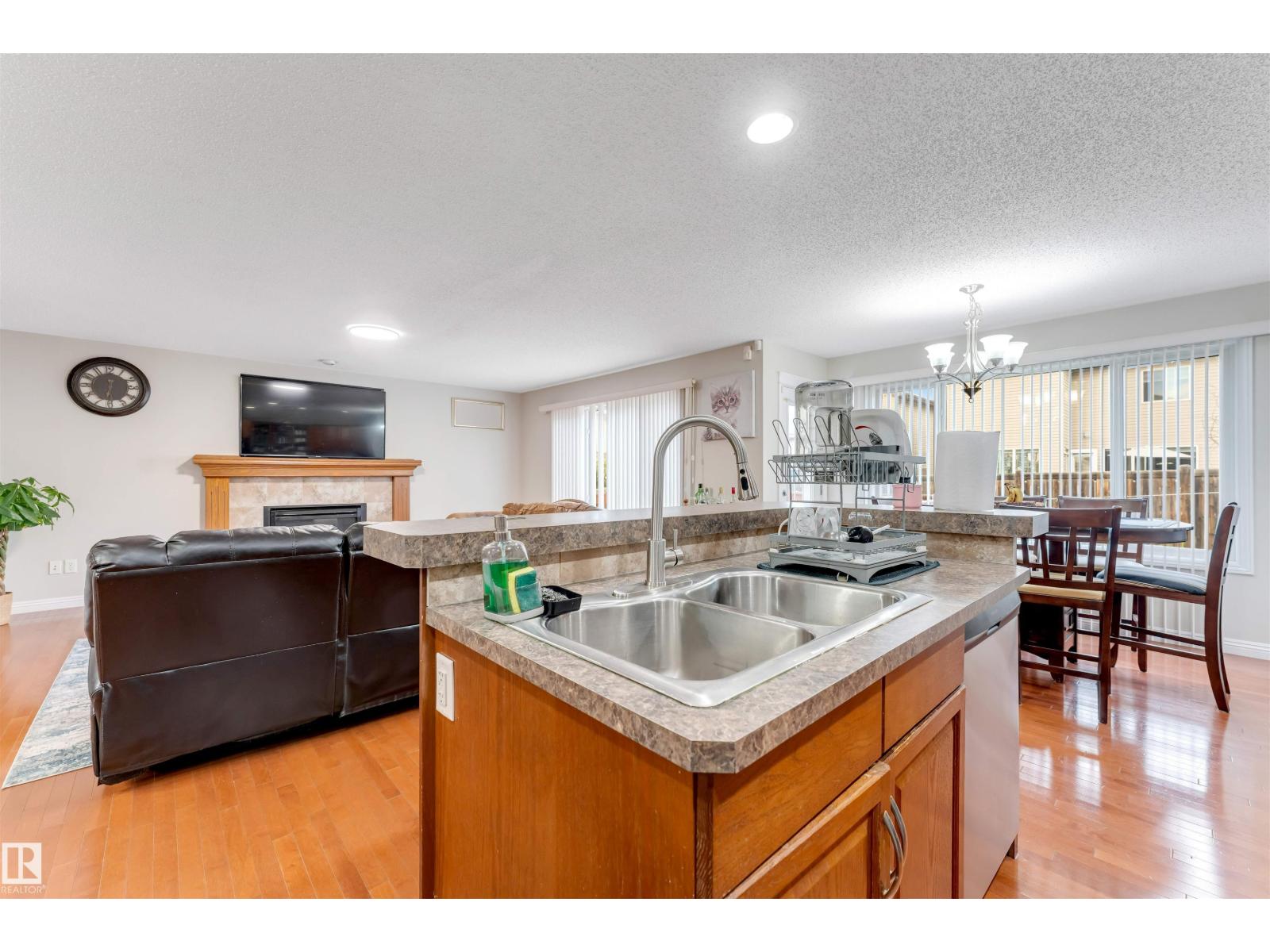 3012 25 AVE AV NW - 17