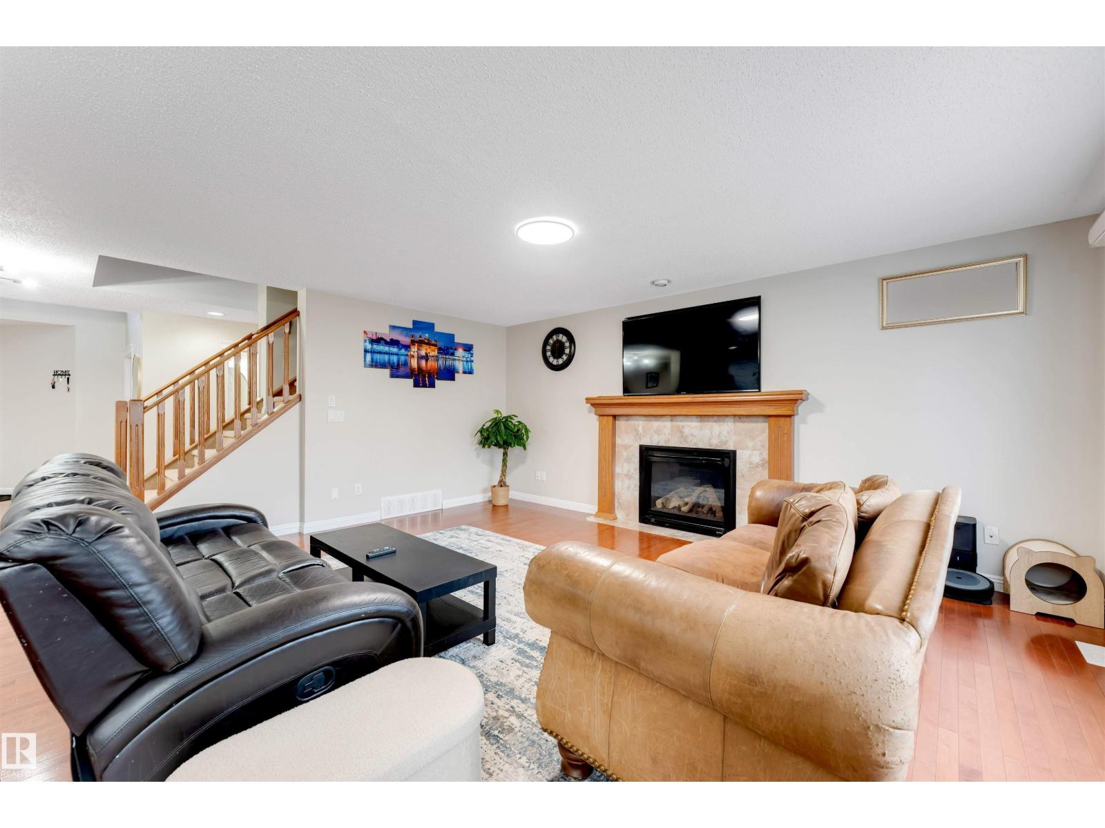 3012 25 AVE AV NW - 18