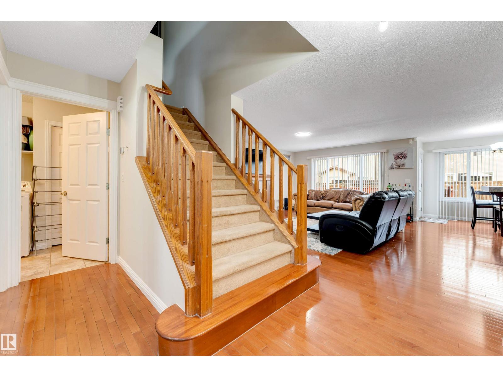 3012 25 AVE AV NW - 25