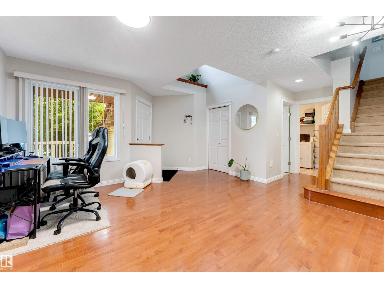 3012 25 AVE AV NW - 26