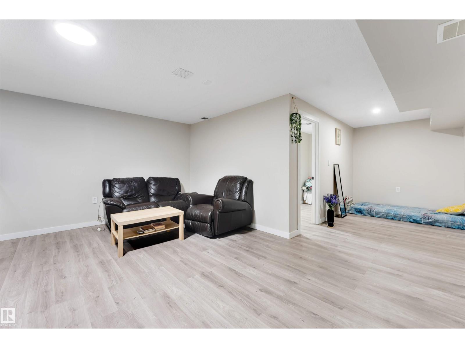 3012 25 AVE AV NW - 46