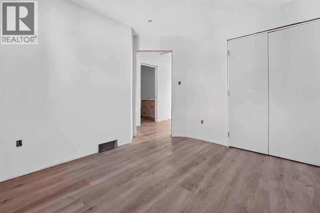 925 7 Street S — photo 25