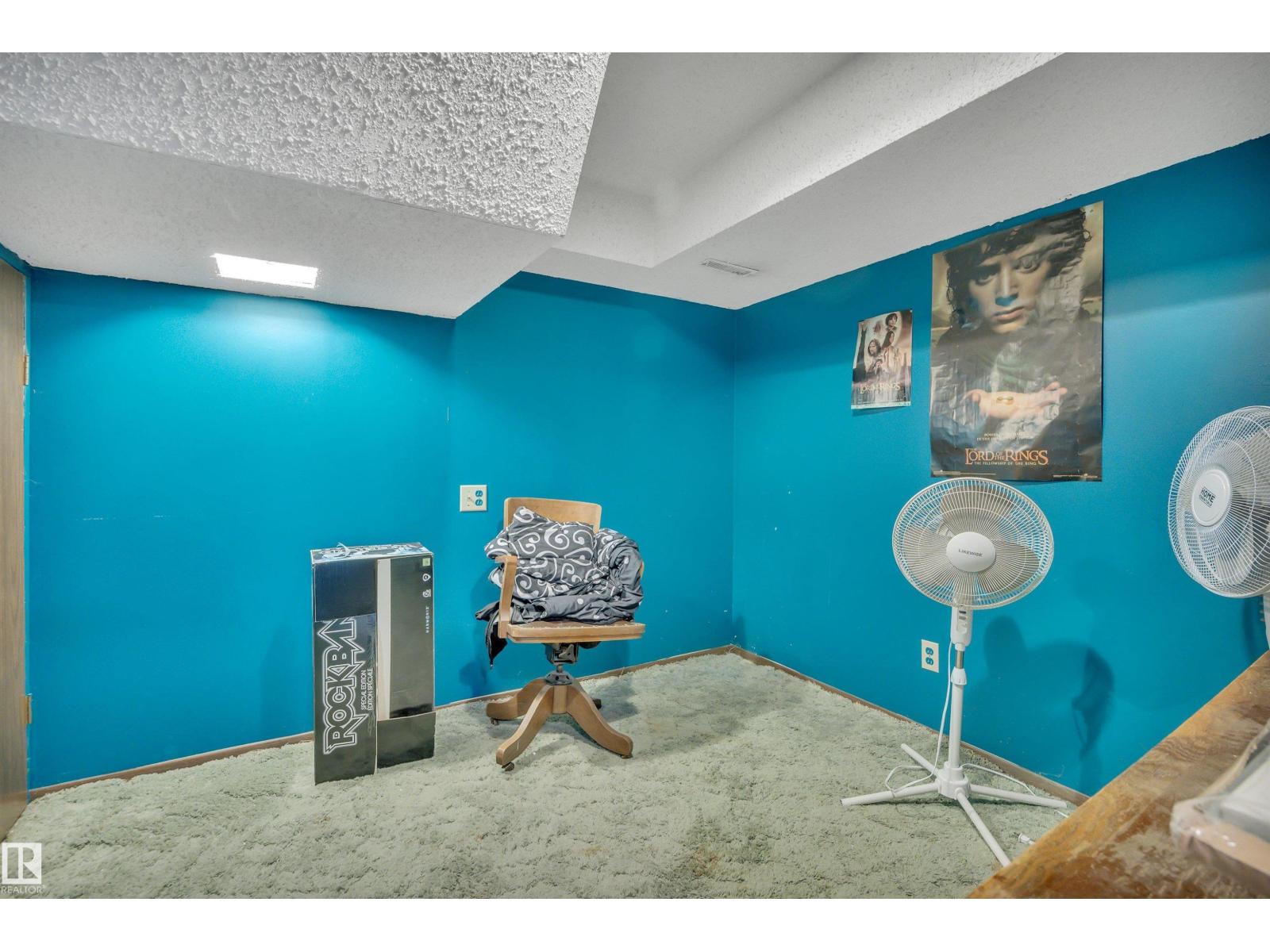 107 CORINTHIA DR — photo 31