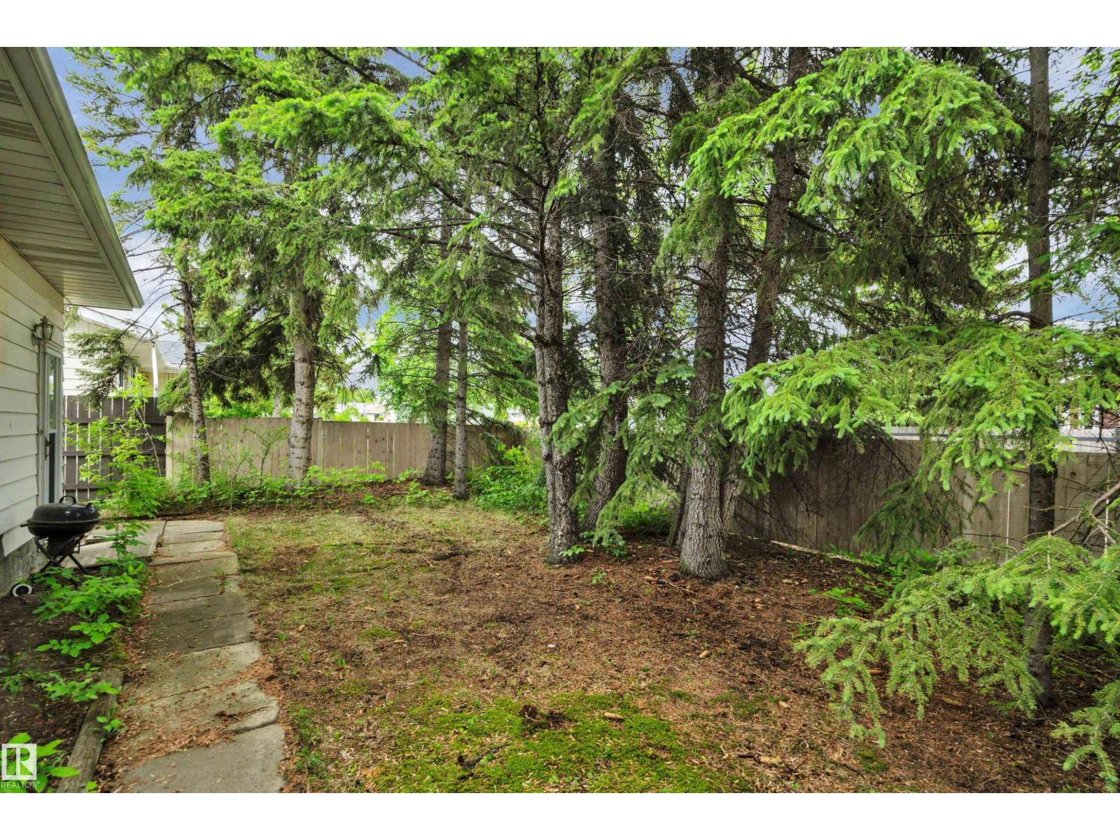 107 CORINTHIA DR — photo 45