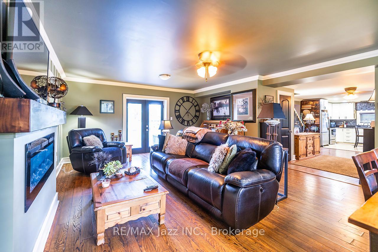 641 ENRIGHT ROAD - 13