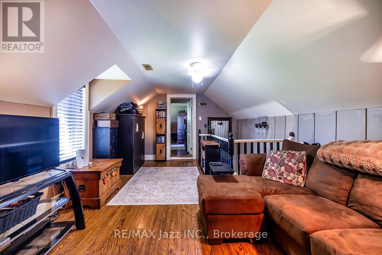 641 ENRIGHT ROAD - 21