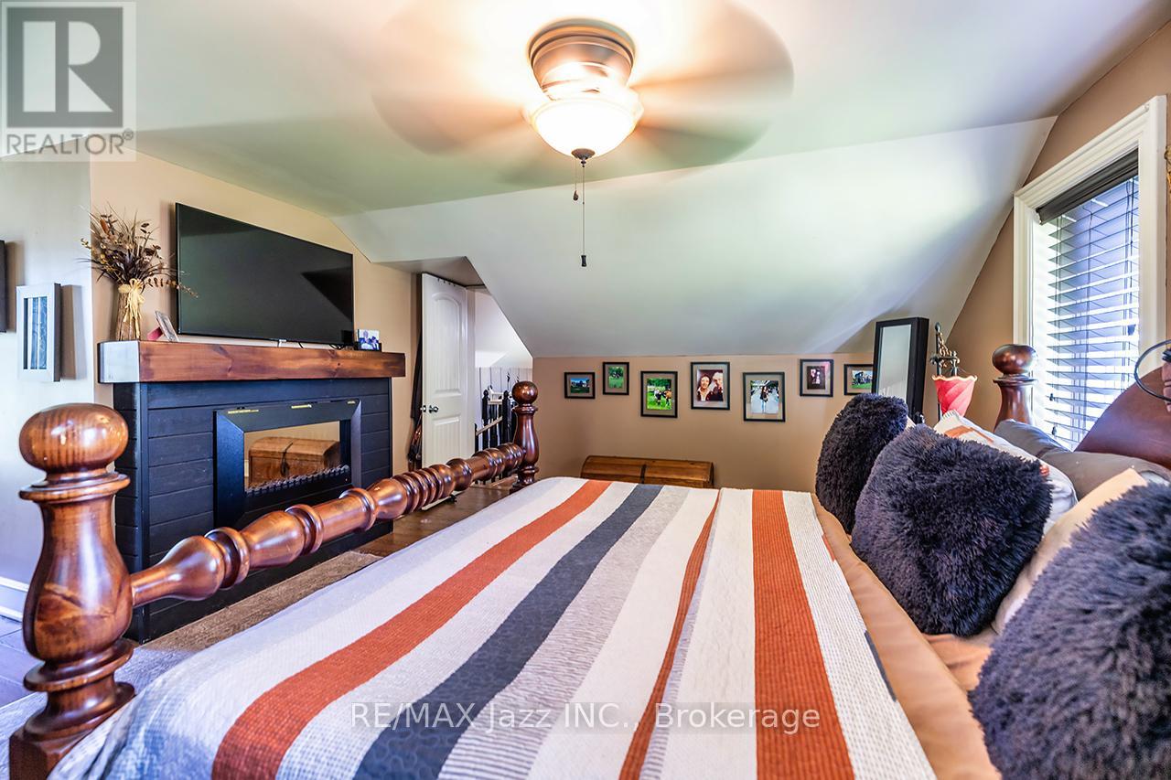 641 ENRIGHT ROAD - 23