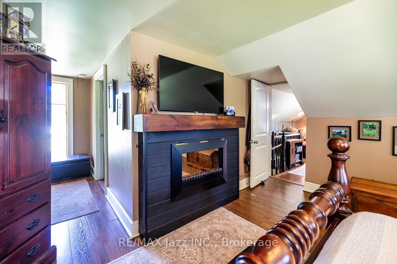 641 ENRIGHT ROAD - 24