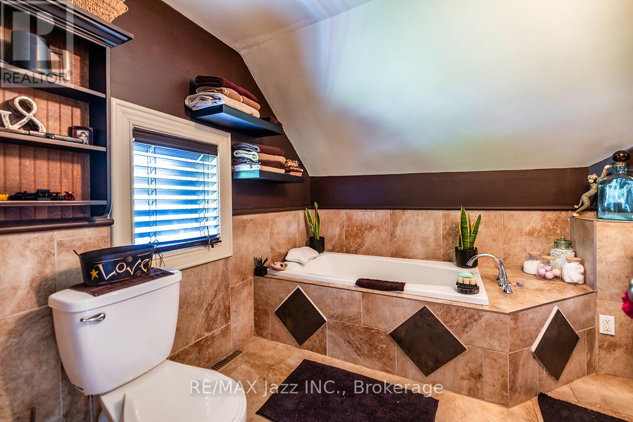 641 ENRIGHT ROAD - 25