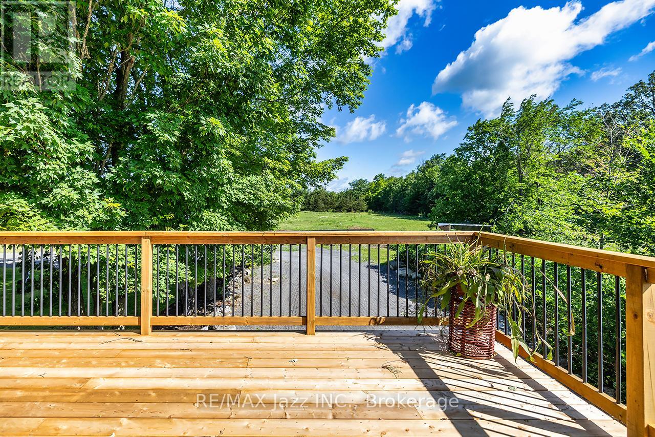 641 ENRIGHT ROAD - 32