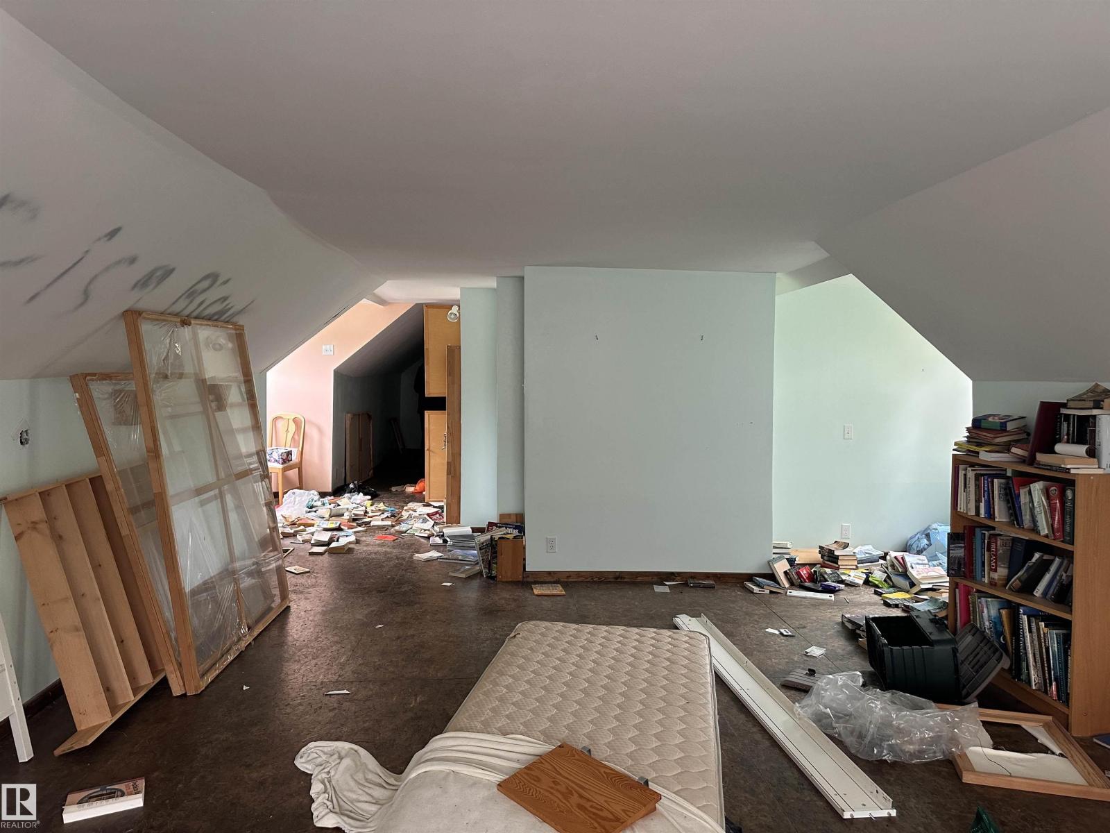 5011 50 AV — photo 16