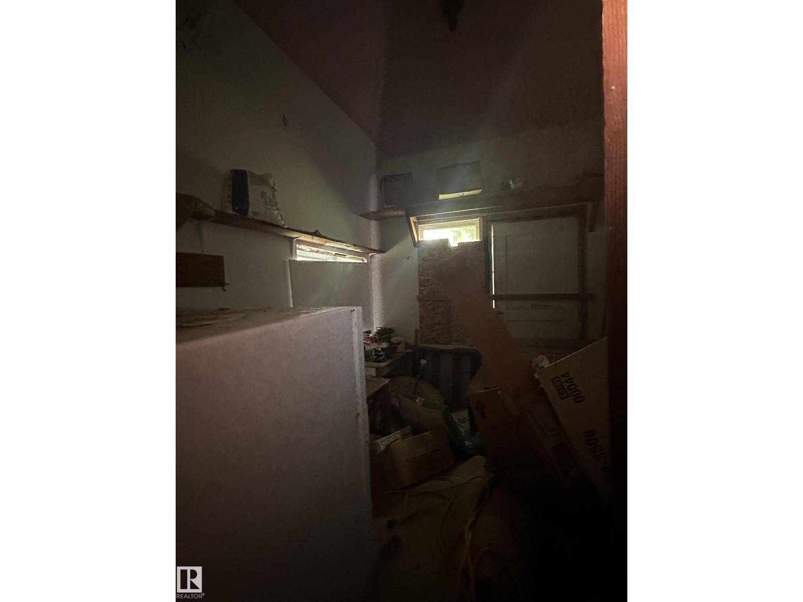 5011 50 AV — photo 23