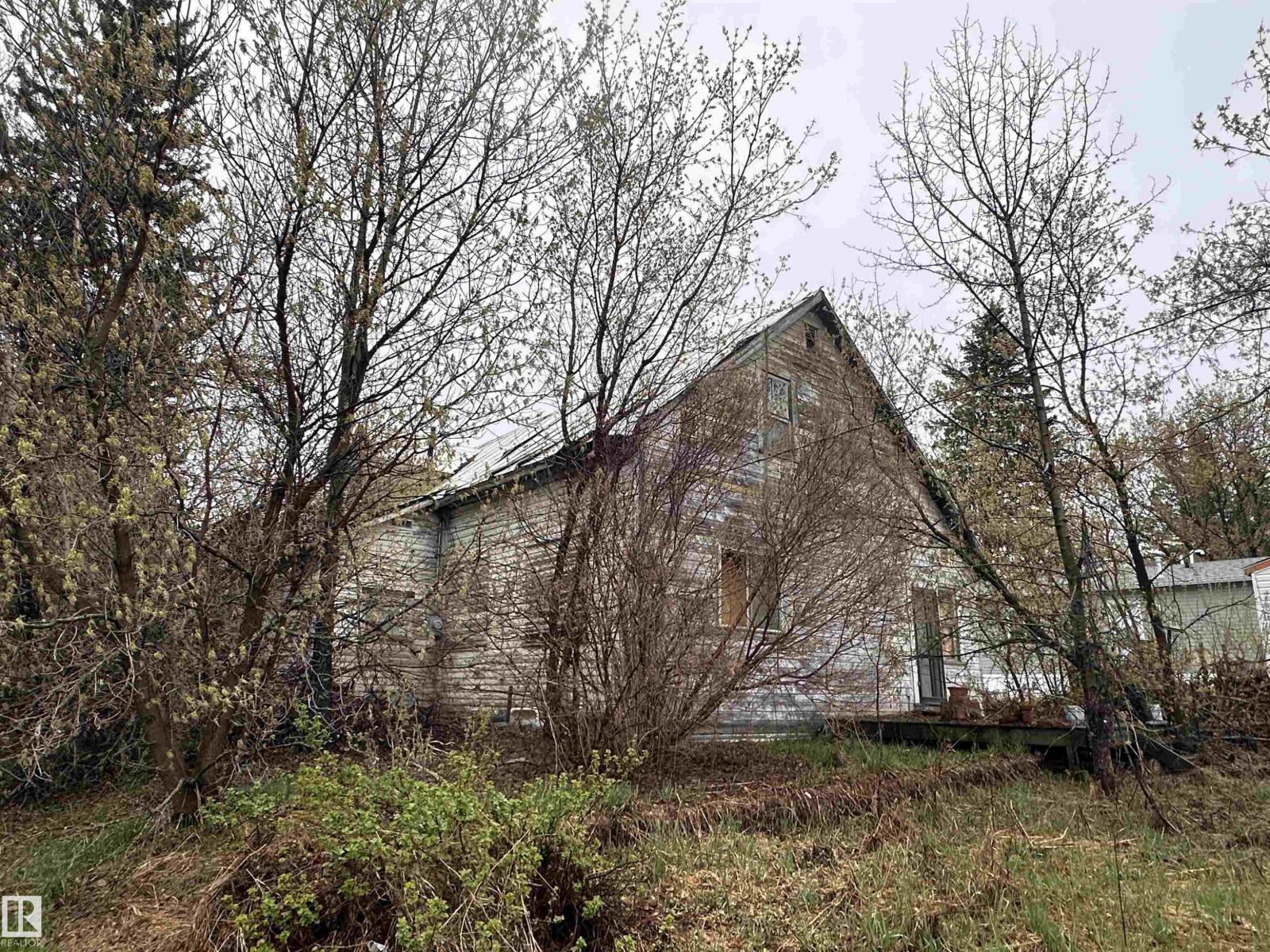 5011 50 AV — photo 7