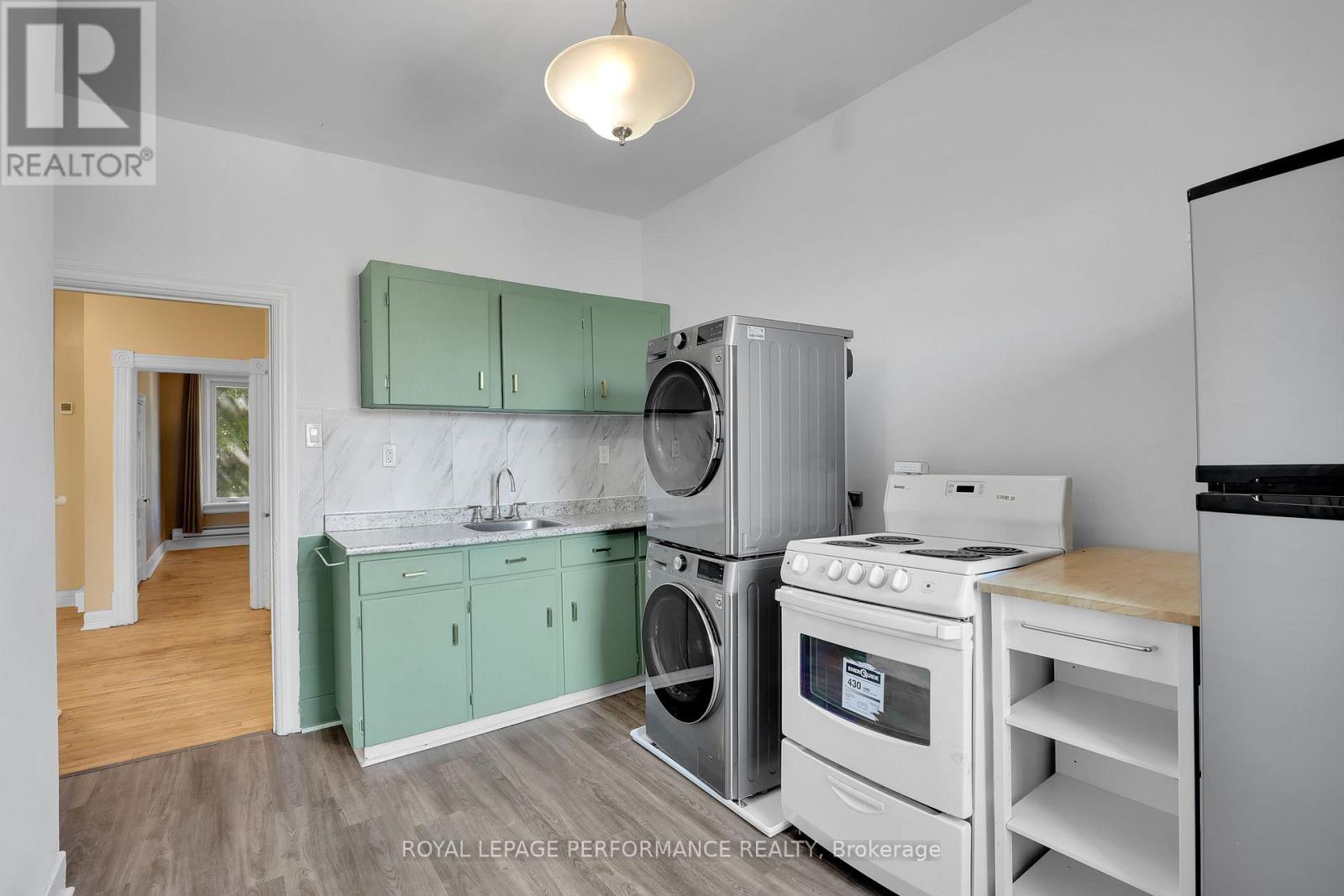 2 Bed, 2 Bath Multi-Family for Rent in Ottawa – 2 – 205 FLORA STREET, Ottawa – MLS# X13471152 - Image 6