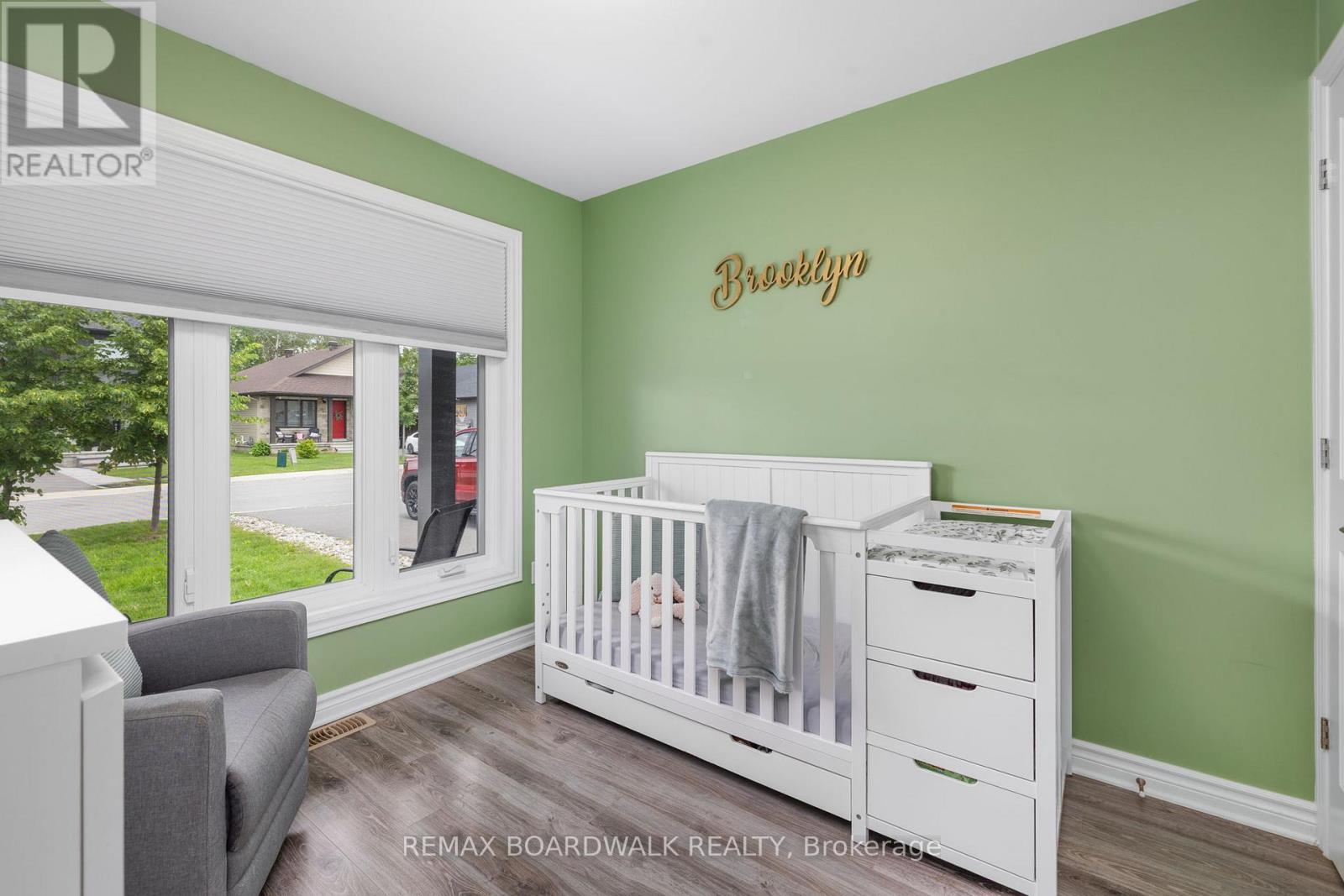 923 LEISHMAN DRIVE - 18