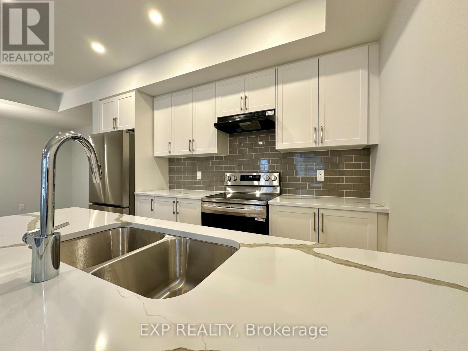 3 Bed, 2 Bath House for Rent in Ottawa – 422 LILLIAN FREIMAN PRIVATE, Ottawa – MLS# X13471192 - Image 6