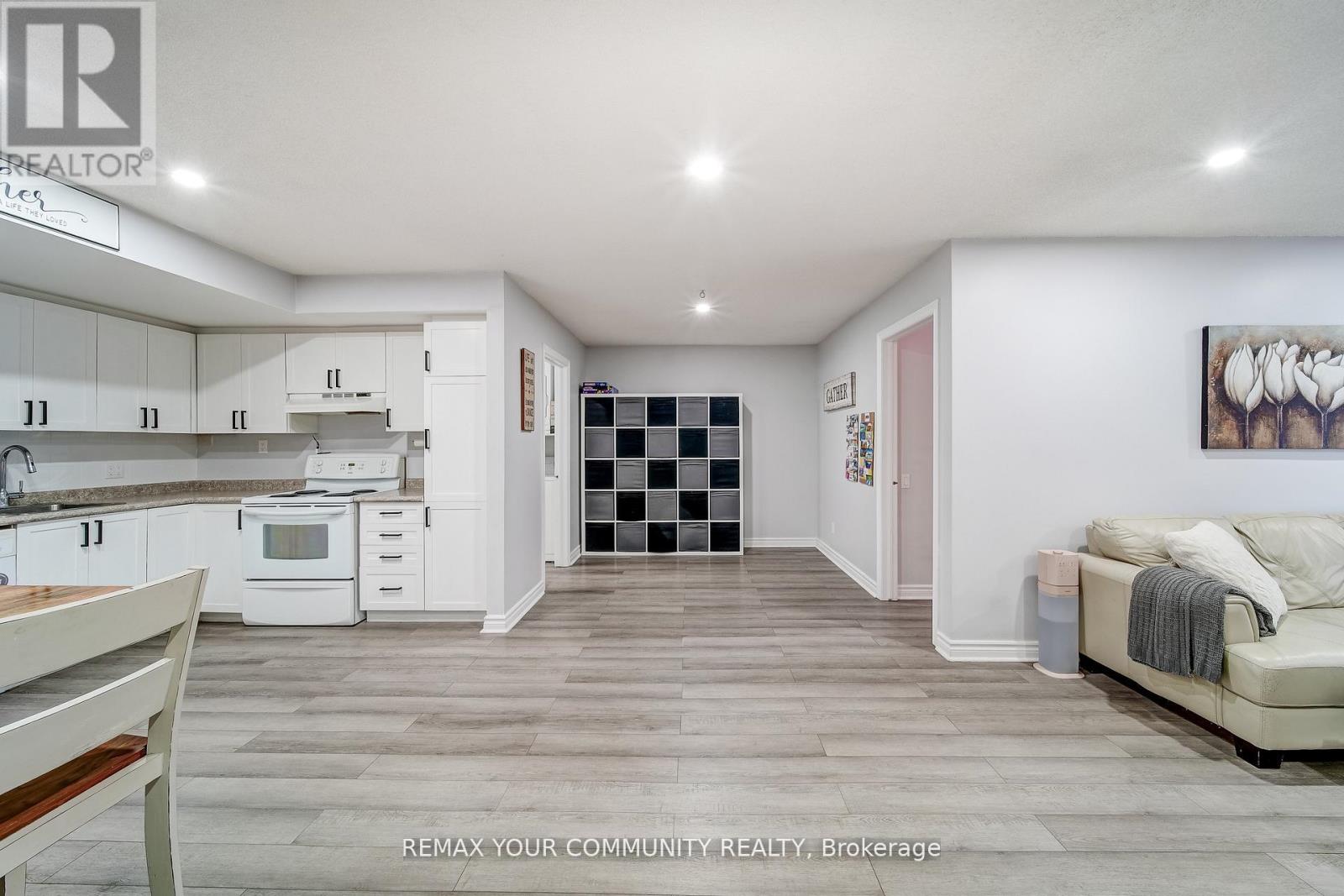 #3 77 MILL STREET - Image 12