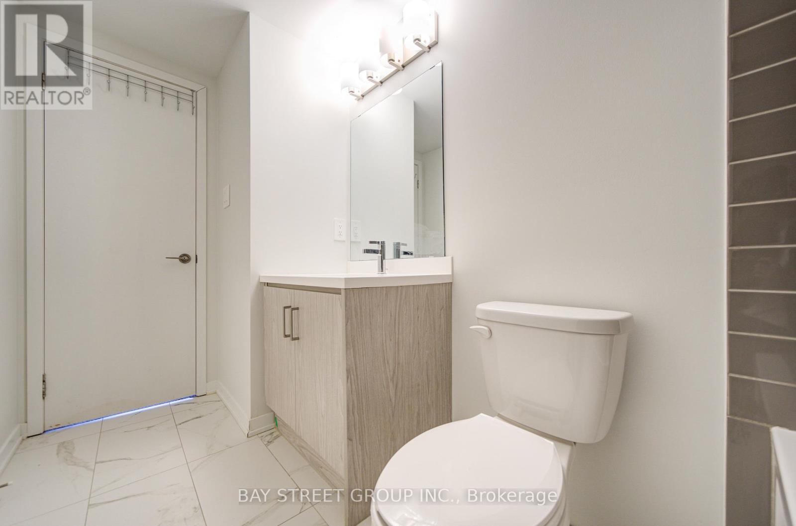 #TH3 11 HONEYCRISP CRESCENT - Image 29